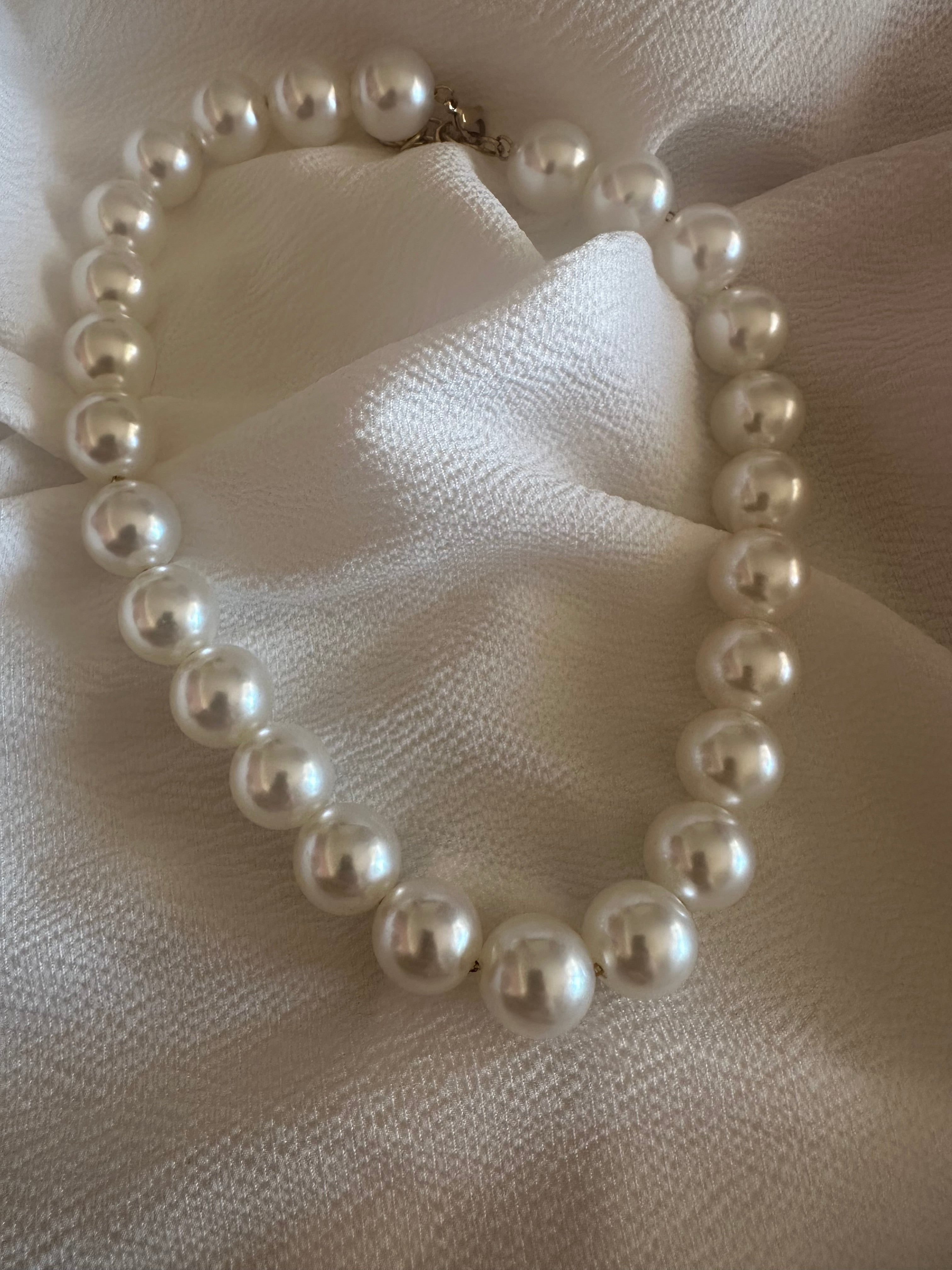 Collier perles blanches