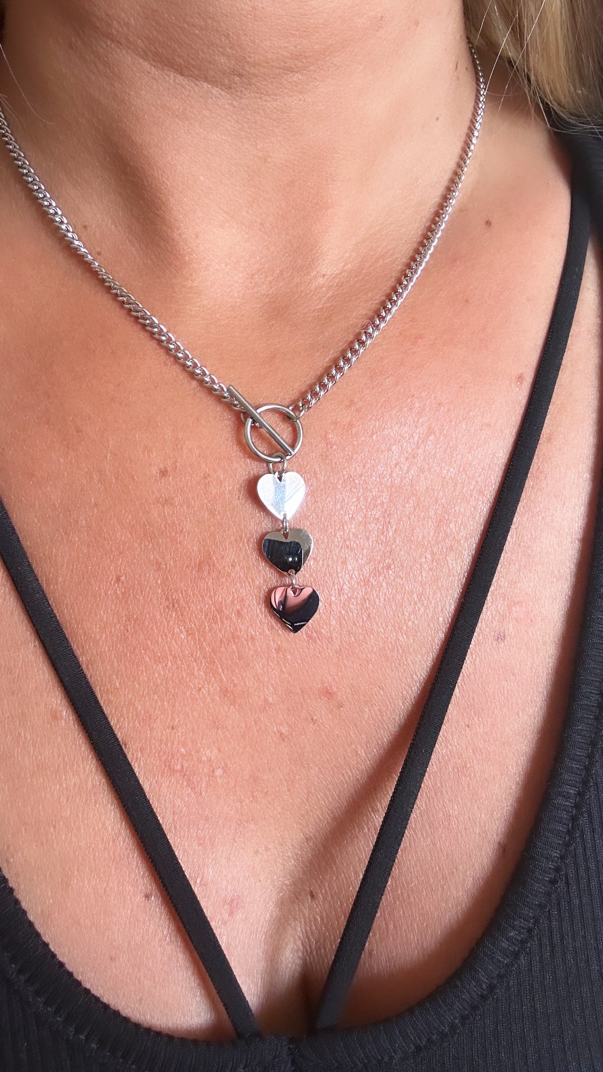 Collier dos nu